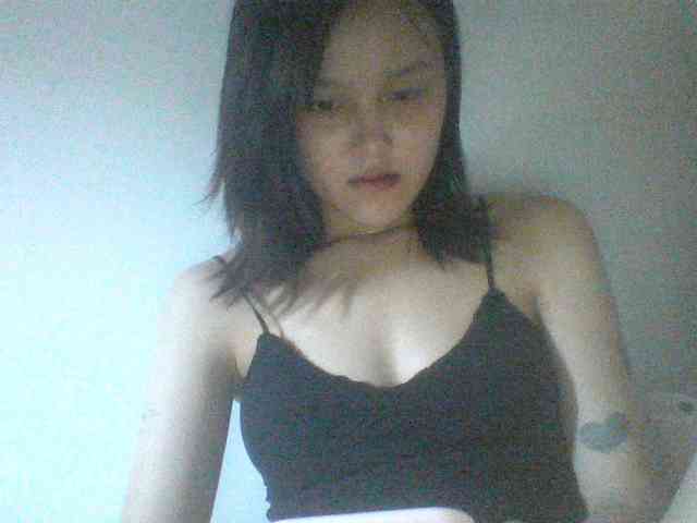 Alina-2k webcam