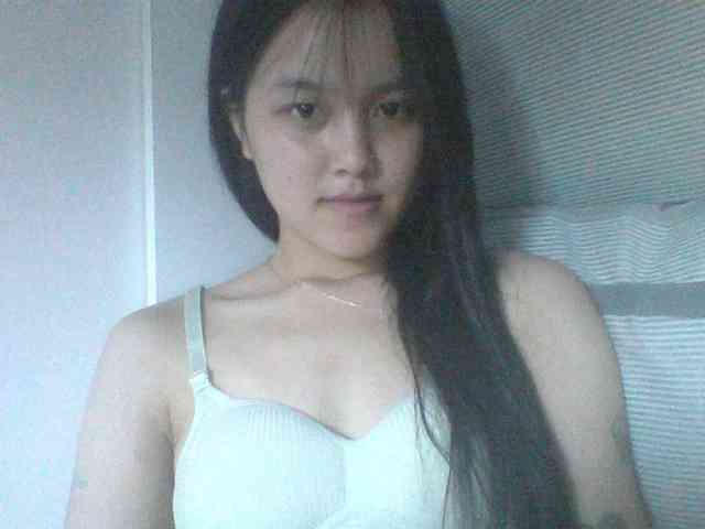 Alina-2k webcam