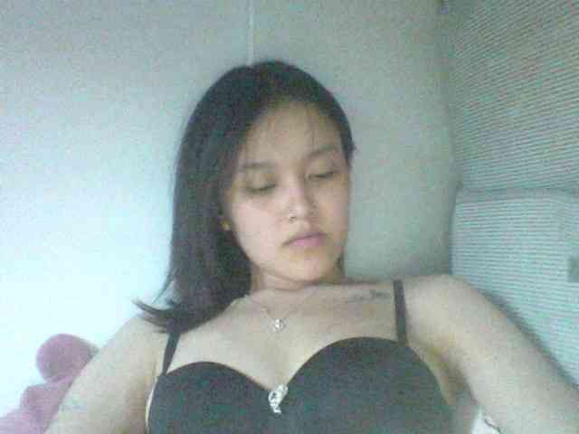 Alina-2k webcam