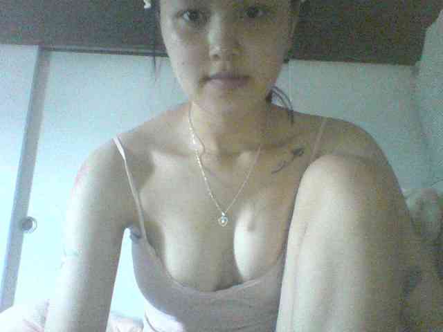 Alina-2k webcam