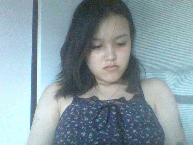 Alina-2k webcam