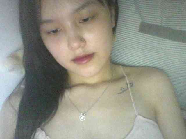Alina-2k webcam