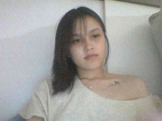 Alina-2k webcam