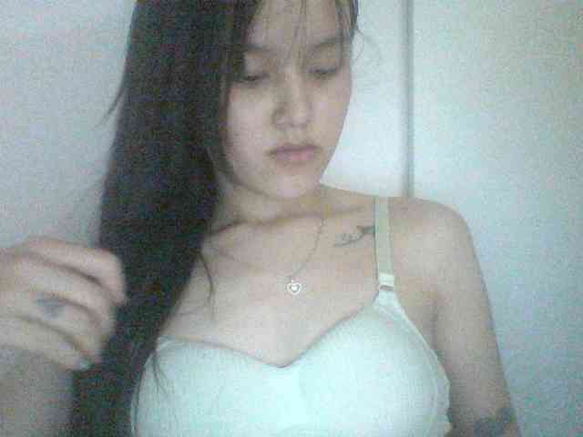 Alina-2k webcam