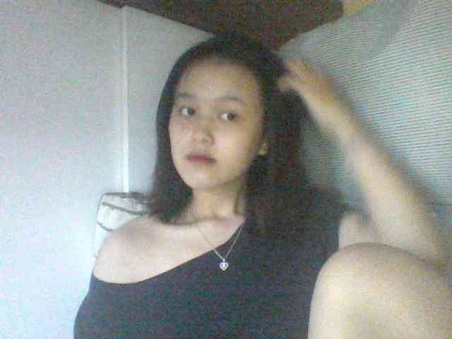 Alina-2k webcam