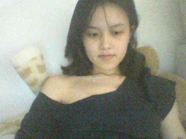 Alina-2k webcam