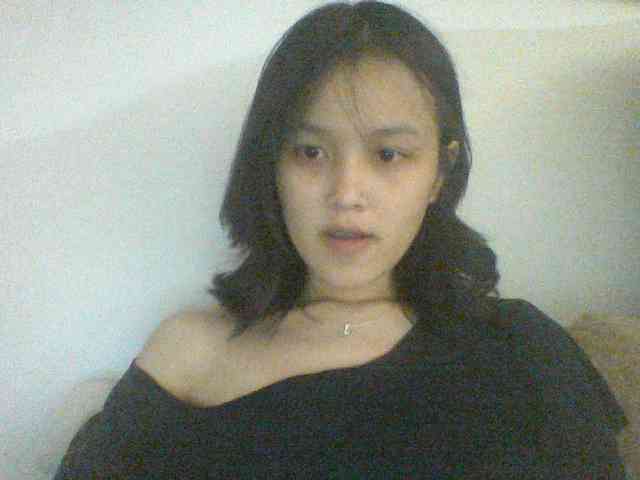 Alina-2k webcam
