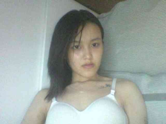 Alina-2k webcam