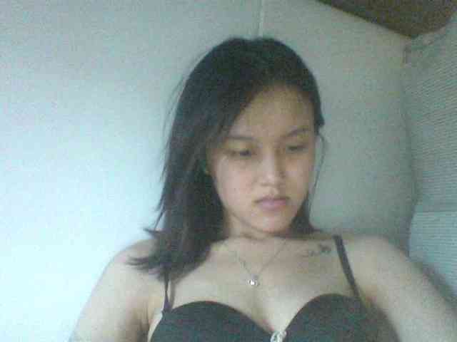 Alina-2k webcam