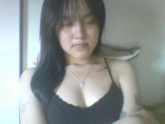 Alina-2k webcam