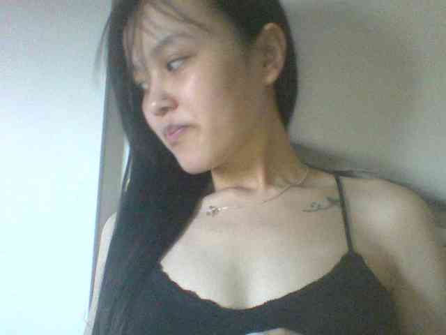 Alina-2k webcam