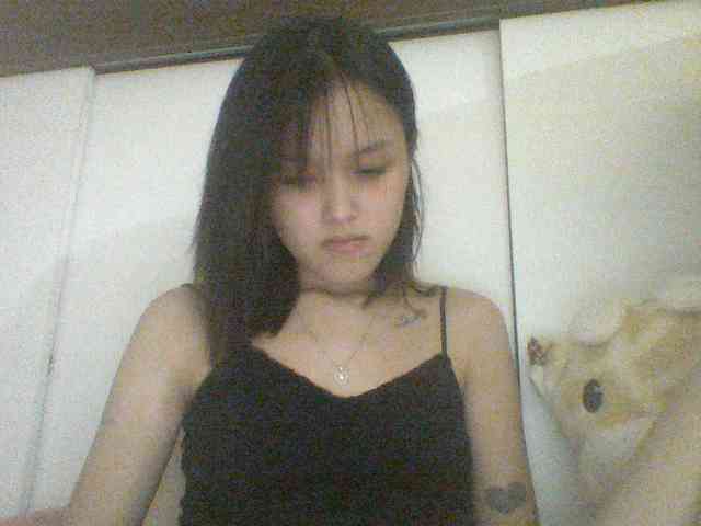 Alina-2k webcam