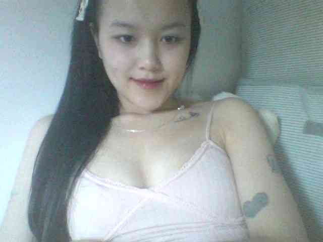 Alina-2k webcam