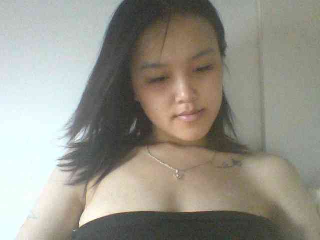 Alina-2k webcam