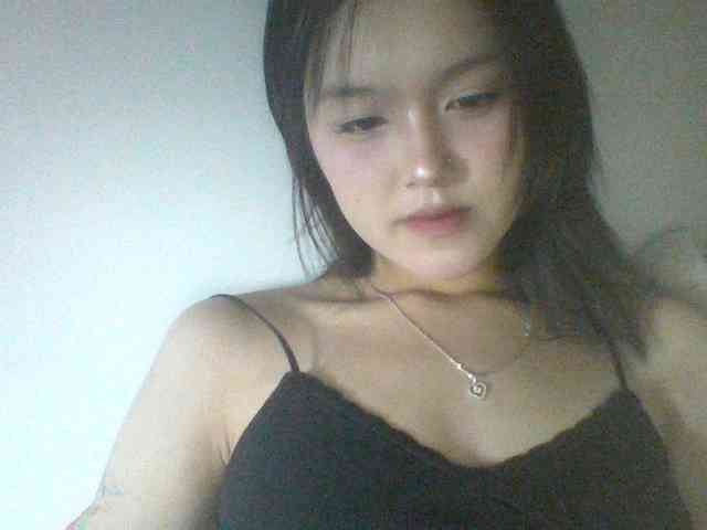 Alina-2k webcam