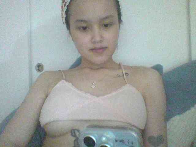 Alina-2k webcam