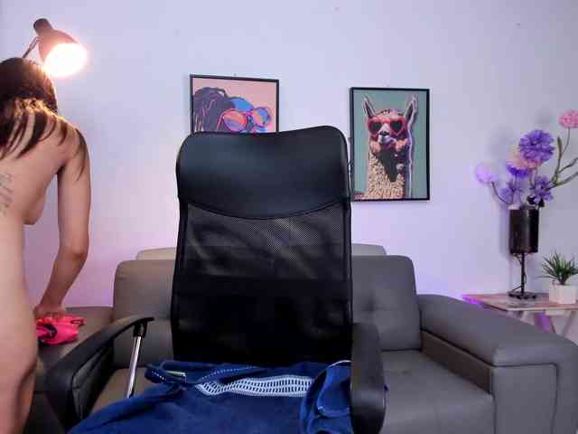 هذا النموذج مباشر الآن. Adarha