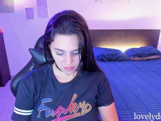 lovelydollyx live cam on UnifiedCams