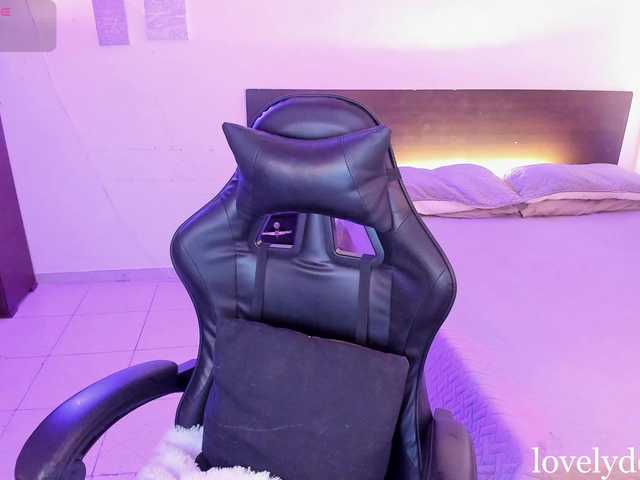 lovelydollyx live cam on BongaCams