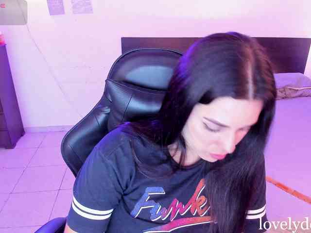lovelydollyx webcam