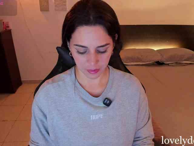 lovelydollyx webcam