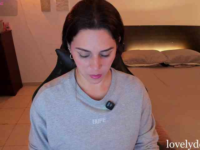 lovelydollyx webcam
