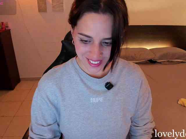lovelydollyx webcam