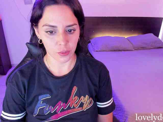 lovelydollyx webcam