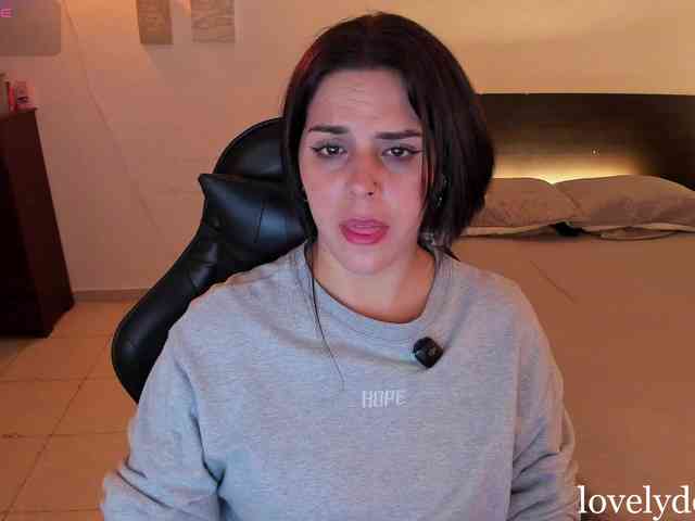 lovelydollyx webcam