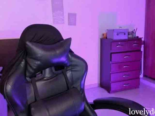 lovelydollyx webcam