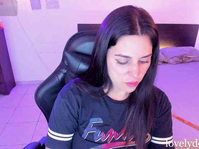 lovelydollyx webcam