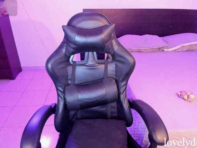 lovelydollyx webcam