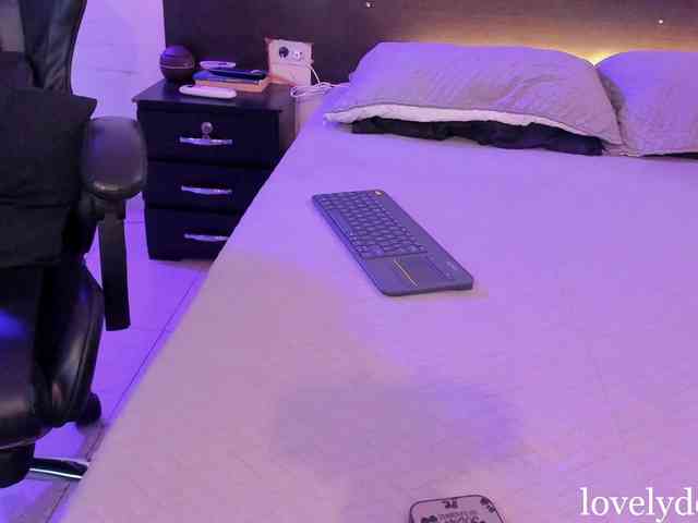 lovelydollyx webcam