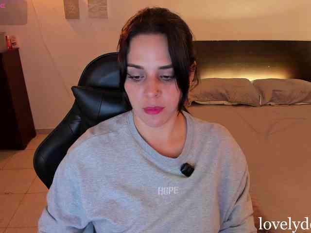 lovelydollyx webcam