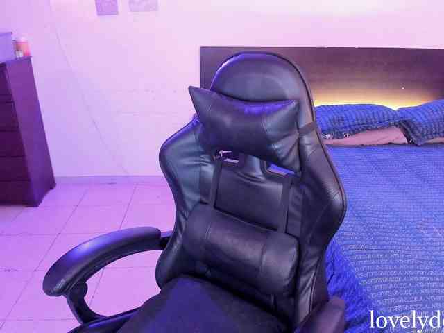 lovelydollyx webcam