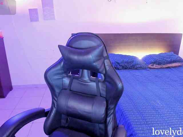 lovelydollyx webcam