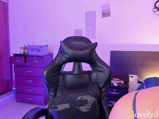 lovelydollyx webcam