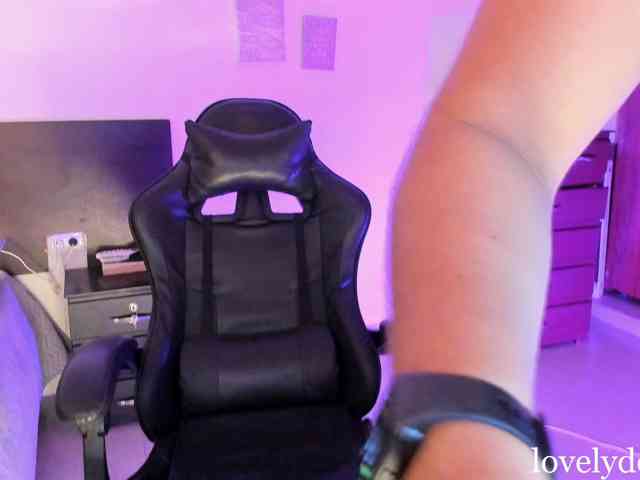 lovelydollyx webcam