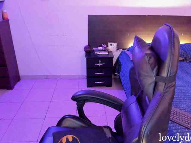 lovelydollyx webcam