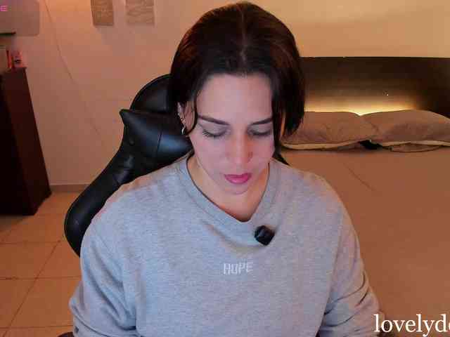 lovelydollyx webcam