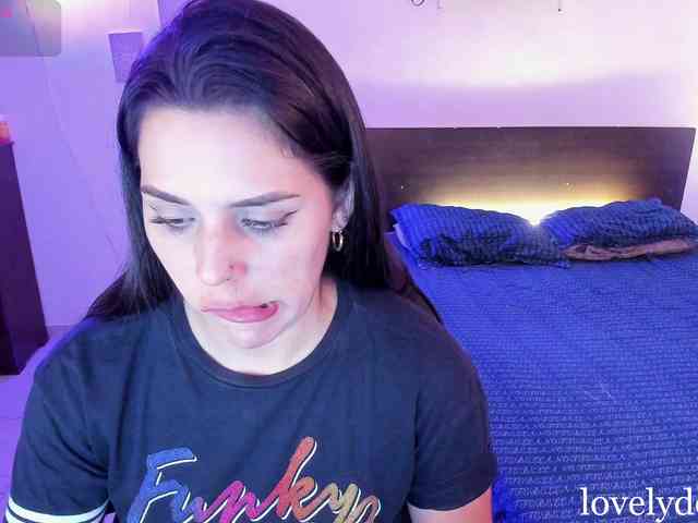 lovelydollyx webcam