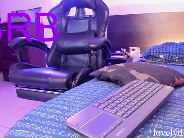lovelydollyx webcam