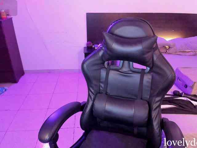lovelydollyx webcam
