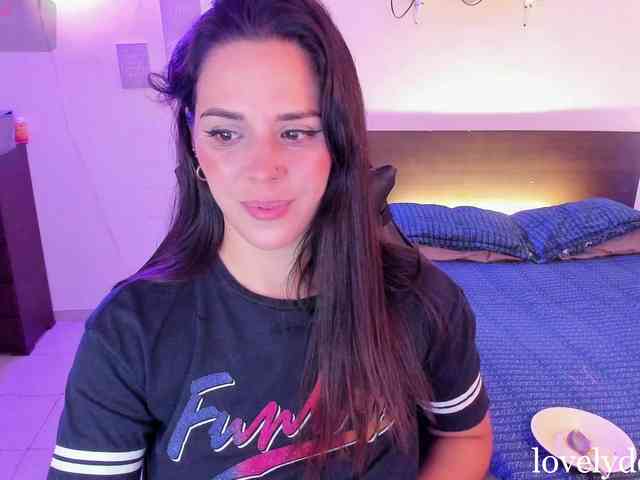 lovelydollyx webcam