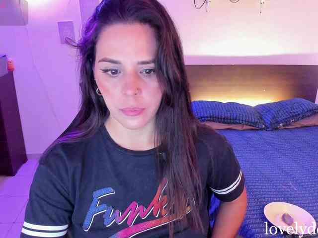 lovelydollyx webcam