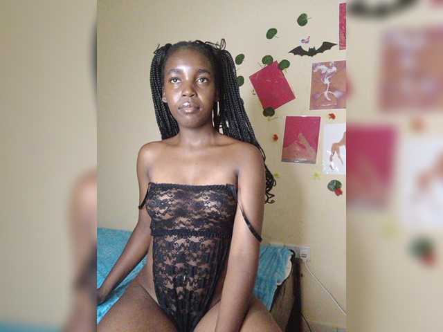Imani- live cam on BongaCams