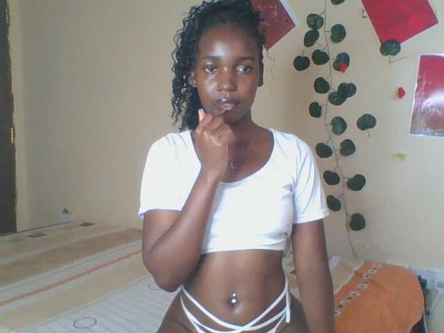Imani- live cam on BongaCams