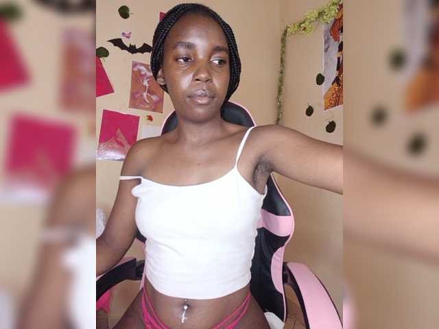 Imani- live cam on BongaCams