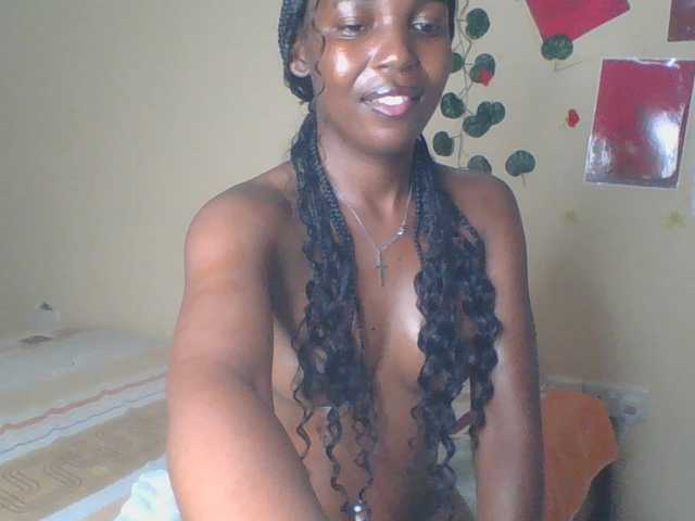 Imani- live cam on BongaCams