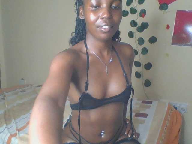 Imani- live cam on BongaCams